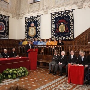 Le roi Felipe IV et la reine Letizia d'Espagne remettaient le 23 avril 2016 à l'Université Alcala de Henares à Madrid le prix de littérature Miguel de Cervantes 2015 à l'écrivain mexicain Fernando del Paso.