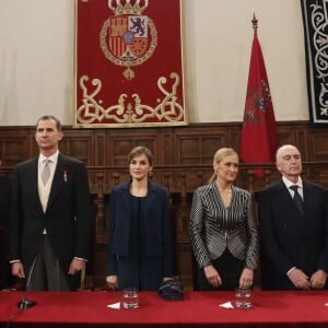 Le roi Felipe IV et la reine Letizia d'Espagne remettaient le 23 avril 2016 à l'Université Alcala de Henares à Madrid le prix de littérature Miguel de Cervantes 2015 à l'écrivain mexicain Fernando del Paso.