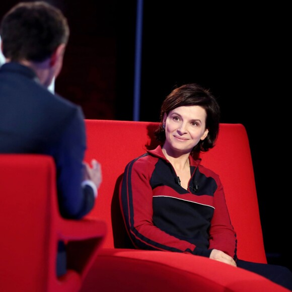 Exclusif - Enregistrement de l'émission "Le Divan" présentée par Marc-Olivier Fogiel avec Juliette Binoche en invitée, qui sera diffusée le 26 avril sur France 3. Le 18 mars 2016 © Dominique Jacovides / Bestimage