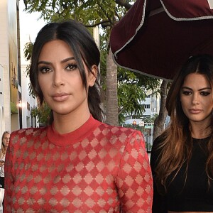 Kim Kardashian et son amie Carla DiBello arrivent à la librairie Taschen à Beverly Hills. Los Angeles, le 28 avril 2016.