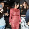 Kim Kardashian quitte la librairie Taschen à Beverly Hills, Los Angeles, le 28 avril 2016.