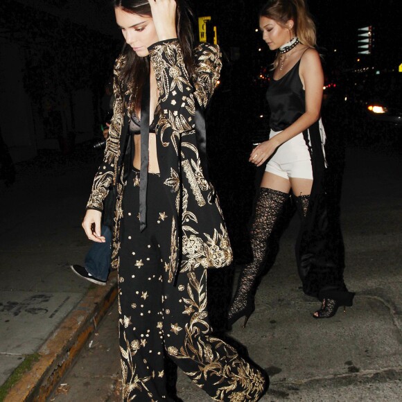 Kendall Jenner et Gigi Hadid arrivent au Nice Guy à Los Angeles, le 28 avril 2016.