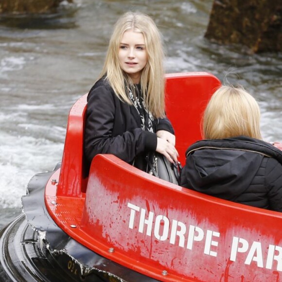 Charlotte Moss à Thorpe Park à Chertsey le 4 avril 2016