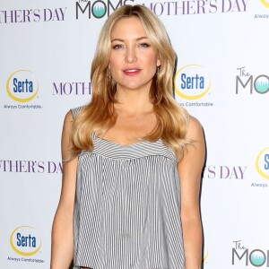 Kate Hudson lors de l'évènement "MOMS & Serta's Mother's Day Mamarazzi" à New York, le 28 avril 2016