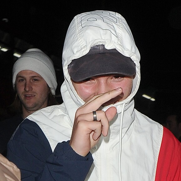 Rocco Ritchie lors d'une sortie avec sa mère à Londres le 16 avril 2016