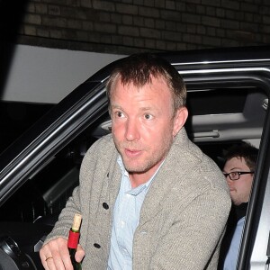 Guy Ritchie arrivant chez Madonna à Londres le 18 avril 2016