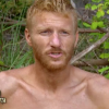 Gabriel évoque avec émotion son homosexualité et des tensions avec son père. "Koh-Lanta 2016" sur TF1. Le 29 avril 2016. 