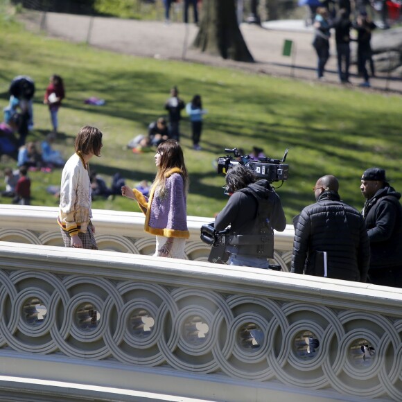 Exclusif - Lou Doillon sur le tournage d'une publicité pour Gucci à Central Park. New York, le 14 avril 2016.