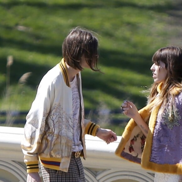 Exclusif - Lou Doillon sur le tournage d'une publicité pour Gucci à Central Park. New York, le 14 avril 2016.