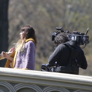 Exclusif - Lou Doillon sur le tournage d'une publicité pour Gucci à Central Park. New York, le 14 avril 2016.