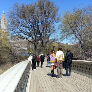 Exclusif - Lou Doillon sur le tournage d'une publicité pour Gucci à Central Park. New York, le 14 avril 2016.