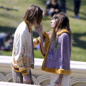 Exclusif - Lou Doillon surprise en plein tournage d'une publicité pour Gucci à Central Park. New York, le 14 avril 2016.