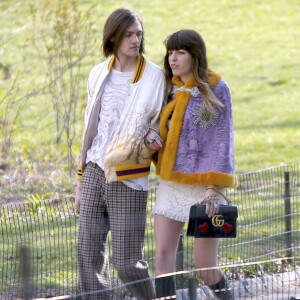 Exclusif - Lou Doillon, toute de Gucci vêtue, se balade à Central Park. New York, le 14 avril 2016.
