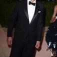 Alexander Skarsgard en tenue en Louis Vuitton au Met Gala le 2 mai 2016