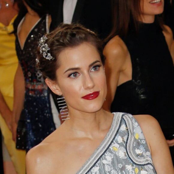 Allison Williams en robe Peter Pilotto au Met Gala le 2 mai 2016