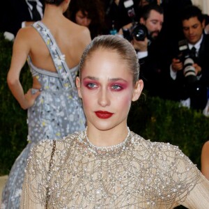Jemima Kirke en robe Chanel au Met Gala le 2 mai 2016