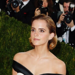 Emma Watson en robe Calvin Klein au Met Ball le 2 mai 2016