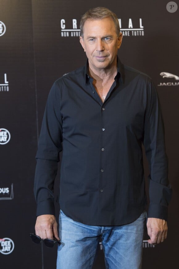 Kevin Costner au photocall de "Criminal" à l'hôtel Bernini Bristol à Rome le 8 avril 2016.