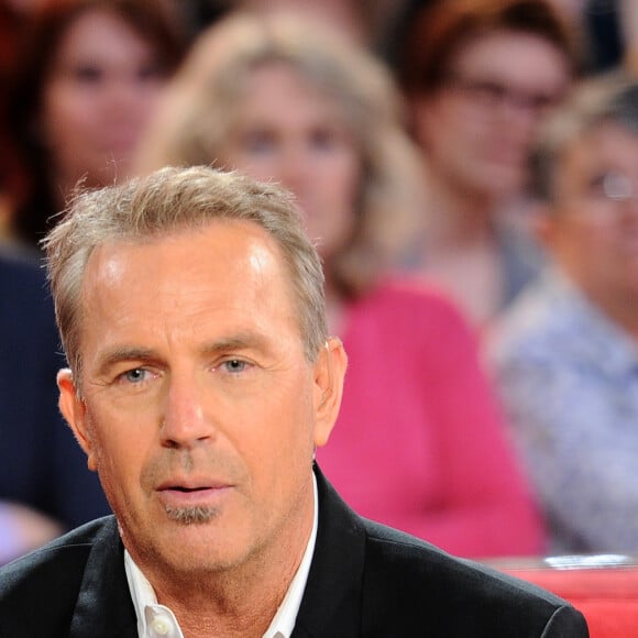 Exclusif - Kevin Costner lors de l'enregistrement de l'émission "Vivement Dimanche Prochain" à Paris le 7 avril 2016 © Guillaume Gaffiot/Bestimage