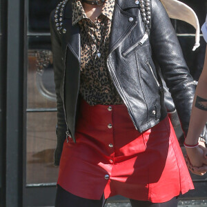 Kristen Stewart et sa petite amie Soko se promènent dans le quartier de East Village à New York, le 13 avril 2016
