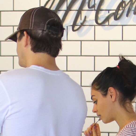 Ashton Kutcher et Mila Kunis à Studio City, le 2 mai 2016