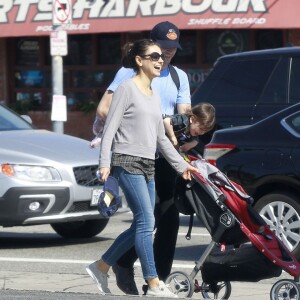 Mila Kunis, Ashton Kutcher et leur fille Wyatt à Los Angeles le 1er mai 2016