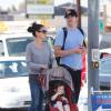 Mila Kunis, Ashton Kutcher et leur fille Wyatt à Los Angeles le 1er mai 2016