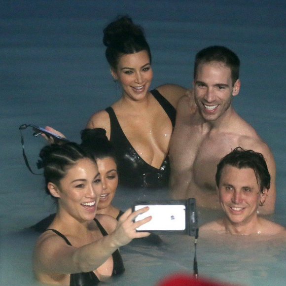 Kim Kardashian en Islande : son perfect body retrouvé !