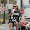 Exclusif - Kesha se balade à vélo à Los Angeles, le 7 avril 2016. © CPA/Bestimage