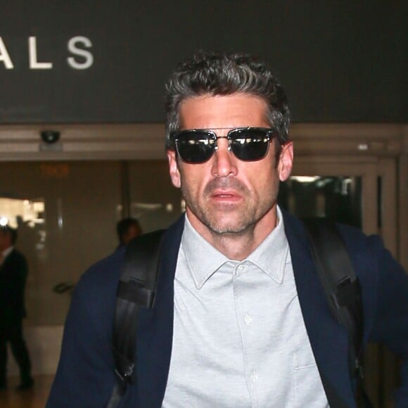 Patrick Dempsey arrive à l'aéroport de LAX à Los Angeles, le 13 novembre 2015