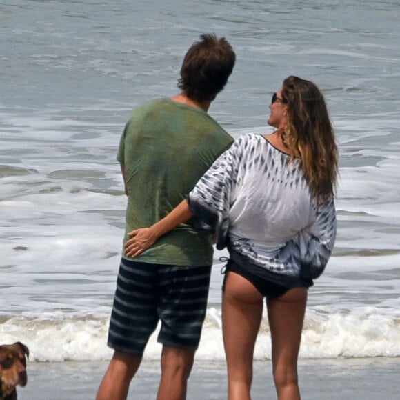 Gisele Bündchen et son mari Tom Brady en vacances au Costa Rica le 27 mars 2016.