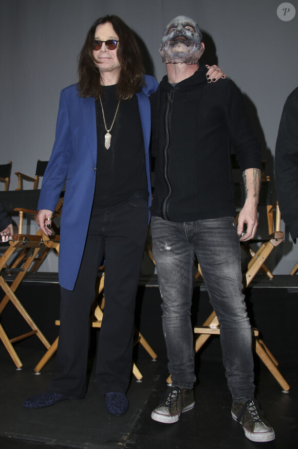 Ozzy Osbourne et Sharon Osbourne se retrouvent pour la soirée ‘Corey Taylor Special Announcement' au Palladium à Hollywood. Après trente ans de mariage, le couple mythique du heavy metal, Ozzy et Sharon Osbourne se séparent. Selon plusieurs sources, ce dernier aurait même quitté le domicile conjugal. Le 12 mai 2016