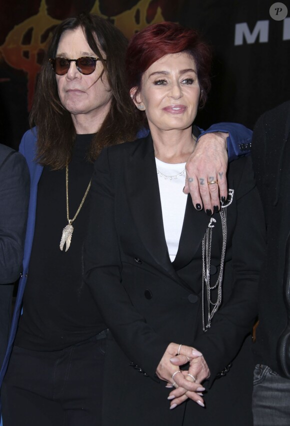 Ozzy Osbourne et Sharon Osbourne se retrouvent pour la soirée ‘Corey Taylor Special Announcement' au Palladium à Hollywood. Après trente ans de mariage, le couple mythique du heavy metal, Ozzy et Sharon Osbourne se séparent. Selon plusieurs sources, ce dernier aurait même quitté le domicile conjugal. Le 12 mai 2016