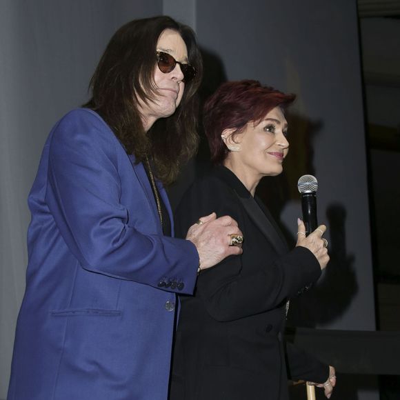 Ozzy Osbourne et Sharon Osbourne se retrouvent pour la soirée ‘Corey Taylor Special Announcement' au Palladium à Hollywood. Après trente ans de mariage, le couple mythique du heavy metal, Ozzy et Sharon Osbourne se séparent. Selon plusieurs sources, ce dernier aurait même quitté le domicile conjugal. Le 12 mai 2016