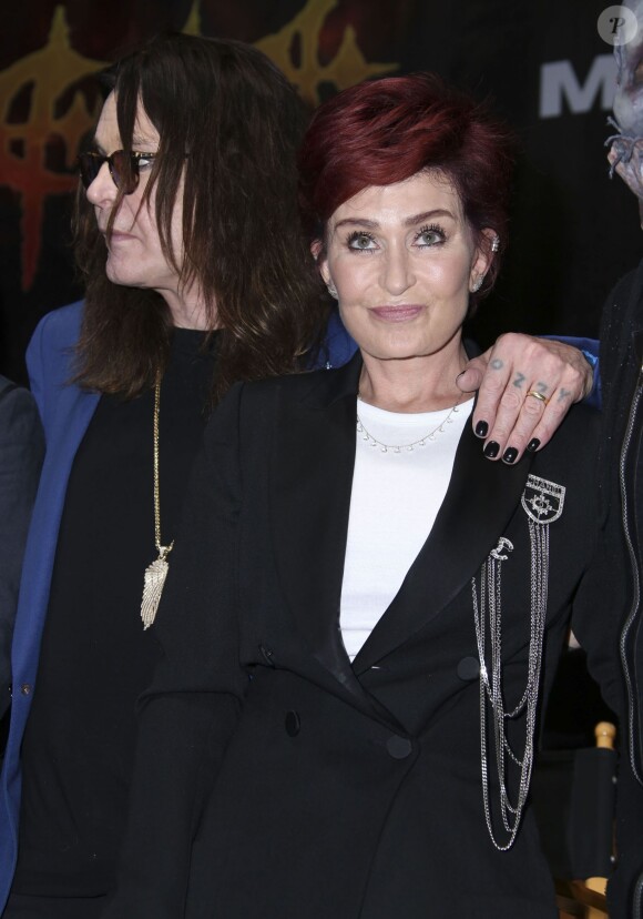 Ozzy Osbourne et Sharon Osbourne se retrouvent pour la soirée ‘Corey Taylor Special Announcement' au Palladium à Hollywood. Après trente ans de mariage, le couple mythique du heavy metal, Ozzy et Sharon Osbourne se séparent. Selon plusieurs sources, ce dernier aurait même quitté le domicile conjugal. Le 12 mai 2016