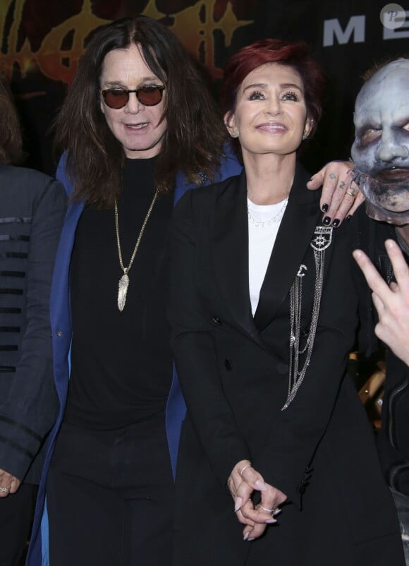 Ozzy Osbourne et Sharon Osbourne se retrouvent pour la soirée ‘Corey Taylor Special Announcement' au Palladium à Hollywood. Après trente ans de mariage, le couple mythique du heavy metal, Ozzy et Sharon Osbourne se séparent. Selon plusieurs sources, ce dernier aurait même quitté le domicile conjugal. Le 12 mai 2016
