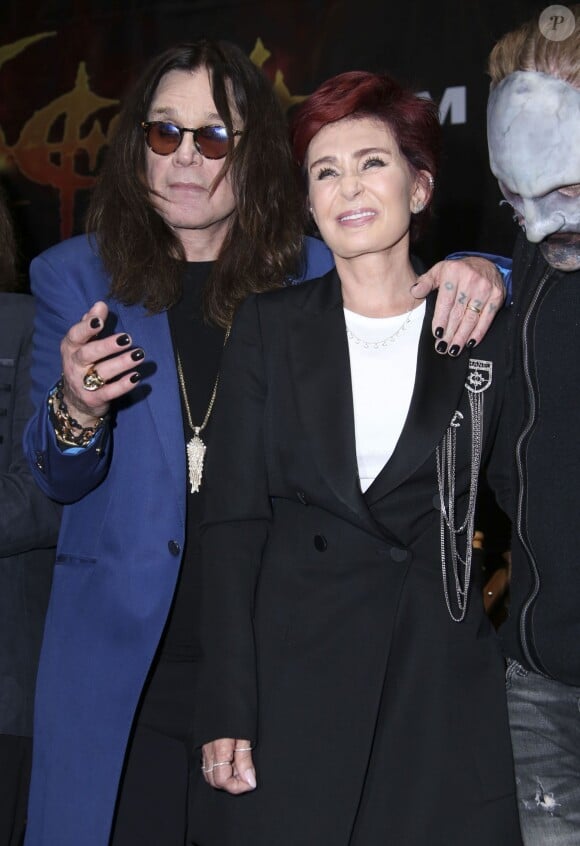 Ozzy Osbourne et Sharon Osbourne se retrouvent pour la soirée ‘Corey Taylor Special Announcement' au Palladium à Hollywood. Après trente ans de mariage, le couple mythique du heavy metal, Ozzy et Sharon Osbourne se séparent. Selon plusieurs sources, ce dernier aurait même quitté le domicile conjugal. Le 12 mai 2016