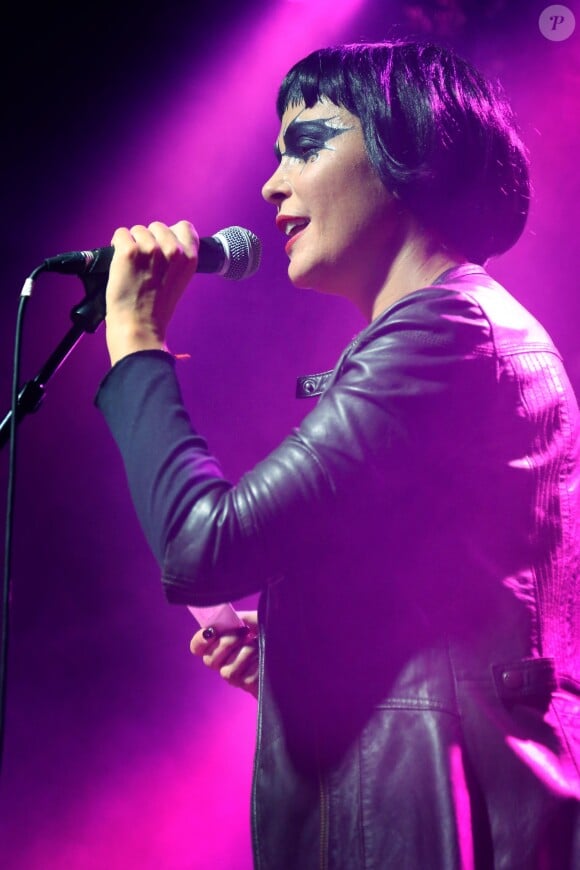 Sandrine Quétier et son groupe The Jokers (composé de Santi, Ludovic Patsouris et Thomas Courcelles) en concert au Bus Palladium à Paris. Le 27 novembre 2014 27/11/2014 - Paris