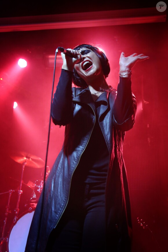 Sandrine Quétier et son groupe The Jokers (composé de Santi, Ludovic Patsouris et Thomas Courcelles) en concert au Bus Palladium à Paris. Le 27 novembre 2014 27/11/2014 - Paris