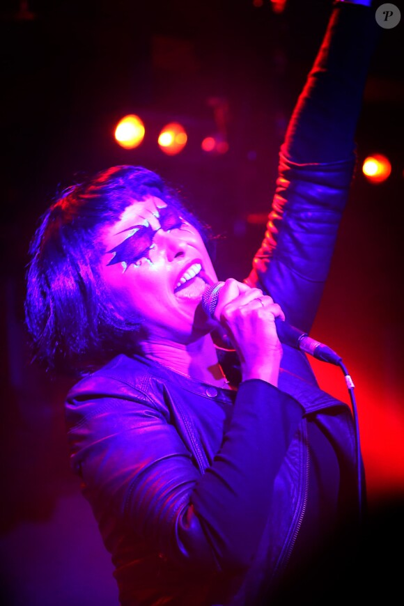 Sandrine Quétier et son groupe The Jokers (composé de Santi, Ludovic Patsouris et Thomas Courcelles) en concert au Bus Palladium à Paris. Le 27 novembre 2014 27/11/2014 - Paris