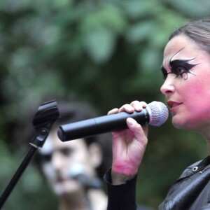 Prix Spécial - Exclusif - Sandrine Quétier et son groupe "The Jokers", composé de Santi, Ludo et Thomas, ont joué au Mandarin Oriental à l'occasion de la Fête de la Musique à Paris. Le 21 juin 2014  No Web No Blog pour Belgique et Suisse21/06/2014 - Paris