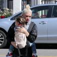 Gwen Stefani emmène ses enfants Kingston, Zuma et Apollo à l'église à North Hollywood, le 10 avril 2016