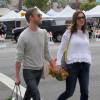 Anne Hathaway et Adam Shulman se rendent au Farmers market d'Hollywood, le 9 mai 2016