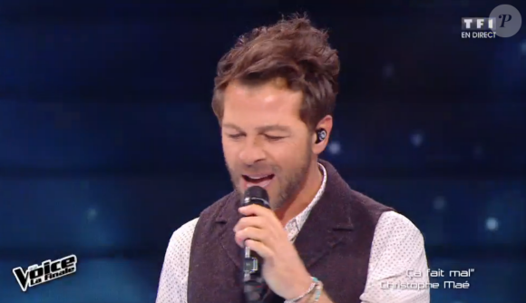 Slimane chante avec Christophe Maé lors de la finale de The Voice 5, sur TF1, le samedi 14 mai 2016
