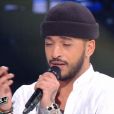 Slimane chante avec Christophe Maé lors de la finale de The Voice 5, sur TF1, le samedi 14 mai 2016
