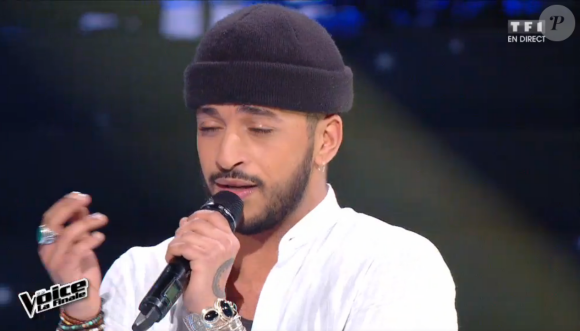 Slimane chante avec Christophe Maé lors de la finale de The Voice 5, sur TF1, le samedi 14 mai 2016