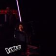 Clément Verzi chante avec Michel Polnareff lors de la finale de The Voice 5, sur TF1, le samedi 14 mai 2016