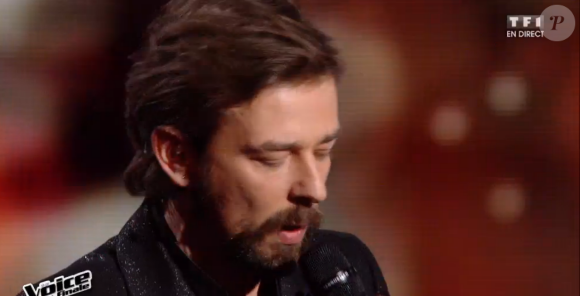 Clément Verzi chante avec Michel Polnareff lors de la finale de The Voice 5, sur TF1, le samedi 14 mai 2016
