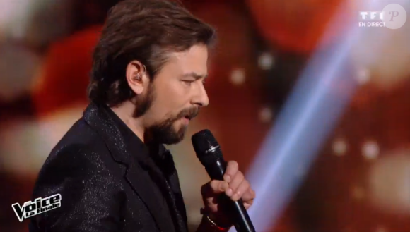 Clément Verzi chante avec Michel Polnareff lors de la finale de The Voice 5, sur TF1, le samedi 14 mai 2016