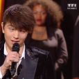 Antoine chante avec Garou lors de la finale de The Voice 5, sur TF1, le samedi 14 mai 2016